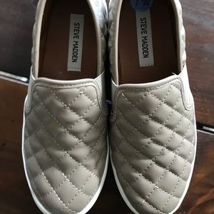 Steve Madden slide on shoe size 7.5
